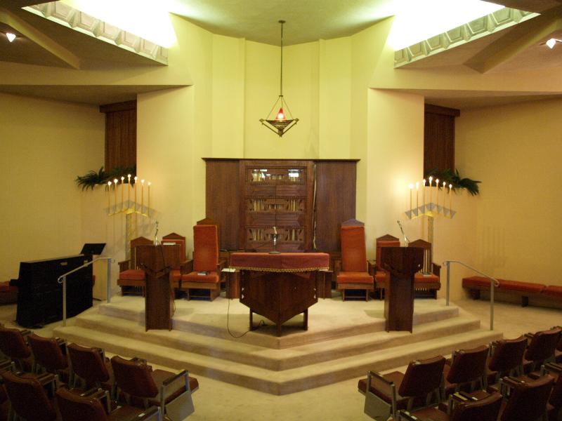 Elkins Park, Pennsylvania (PA): Beth Sholom Synagogue: Sisterhood Sanctuary altar (1954-1959, Frank Lloyd Wright and Mortimer J. Cohen)