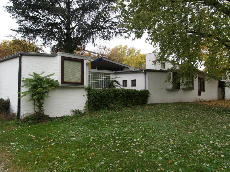 Berlin, Germany: Haendelallee 59: view (built for Interbau 1957, architect Wolf von Mollendorf and Sergius Ruegenberg)