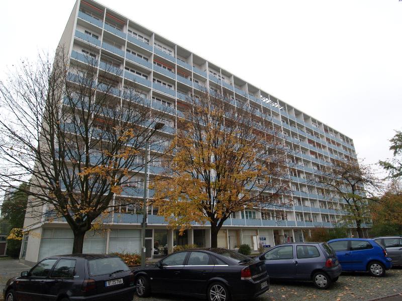 Berlin, Germany: Altonaer Strasse 3-9: view (built for Interbau 1957, architect Jaenecke and Samuelson)