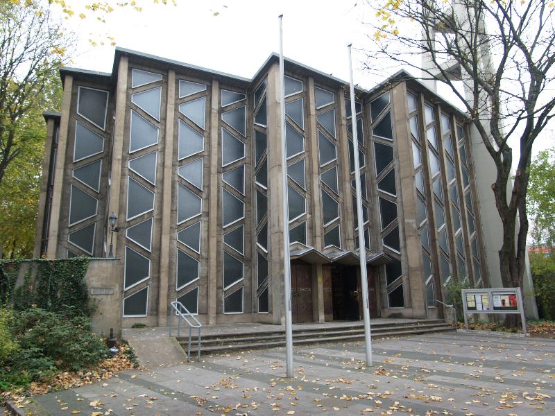 Berlin, Germany: Katholische Pfarrkirche St. Ansgar (Altonaer Strasse): view (built for Interbau 1957, architect Kreuer)