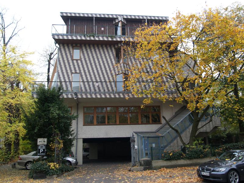 Berlin, Germany: Okohaus (Ecology housing) (Rauchstrasse): view (1988-1990, concept Frei Otto, execution Hermann Kendel, et al.)