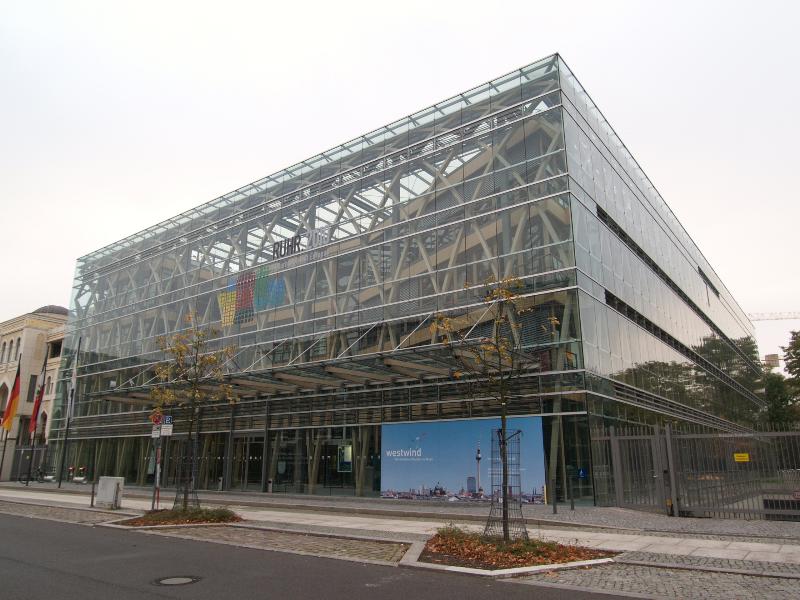 Berlin, Germany: Vertretung des Landes Nordrhein-Westfalen beim Bund (Hiroshimastrasse): view (2002, Petzinka Pink Architekten)