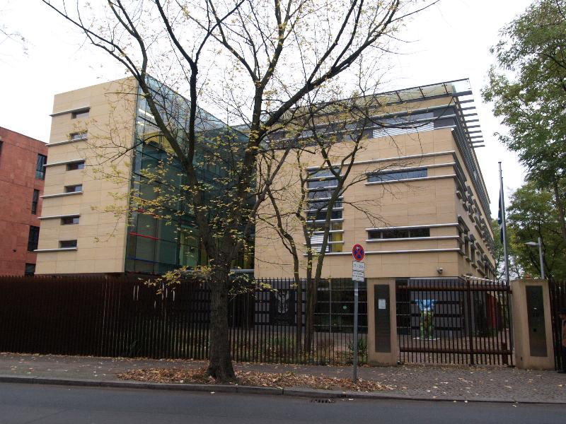 Berlin, Germany: South African Embassy (Tiergartenstrasse): view (2003, MMA Architects)