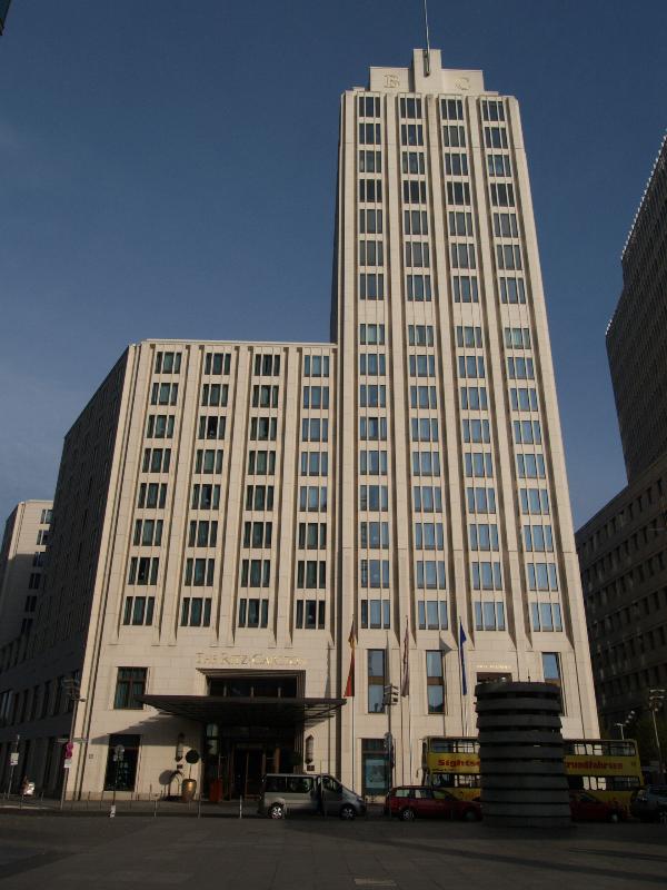 Berlin, Germany: Ritz-Carlton hotel (Bellevue Strasse): view (2000-2003, architect Hilmer & Sattler und Albrecht)