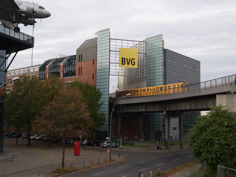Berlin, Germany: BVG (Tempelhofer Ufer): view (2000, Joachim Ganz Architekt)