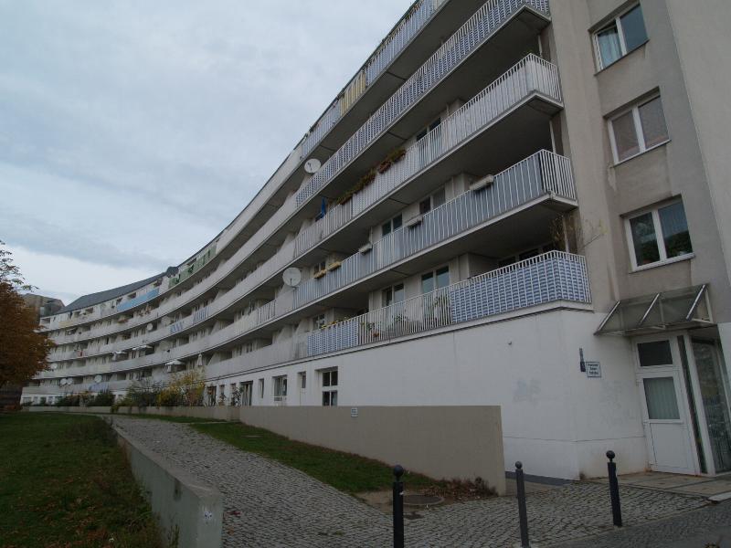 Berlin, Germany: Schoeneberger Strasse and Dessauer Strasse, housing: view (IBA, 1987-1990, Josef Paul Kleihues)