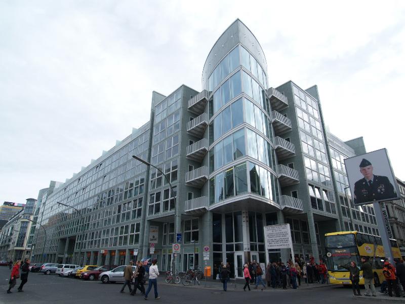 Berlin, Germany: Checkpoint Arkaden (corner of Friedrichstrasse and Zimmerstrasse): view (1994, architect Josef Paul Kleihues)