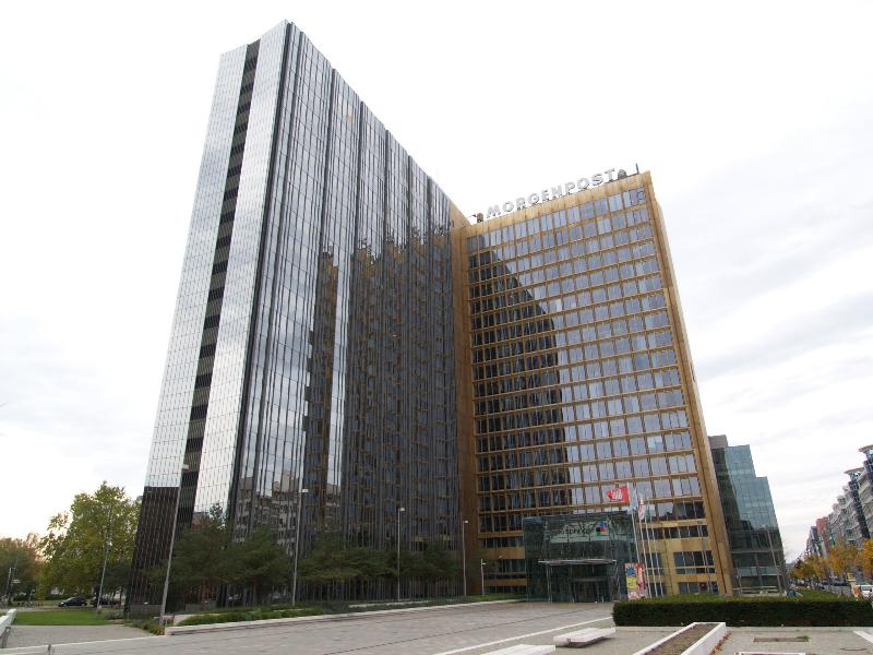 Berlin, Germany: Axel Springer Publishing House (Axel-Springer Strasse): view (1994, architects Gerhard Stoessner and Thomas Fischer)