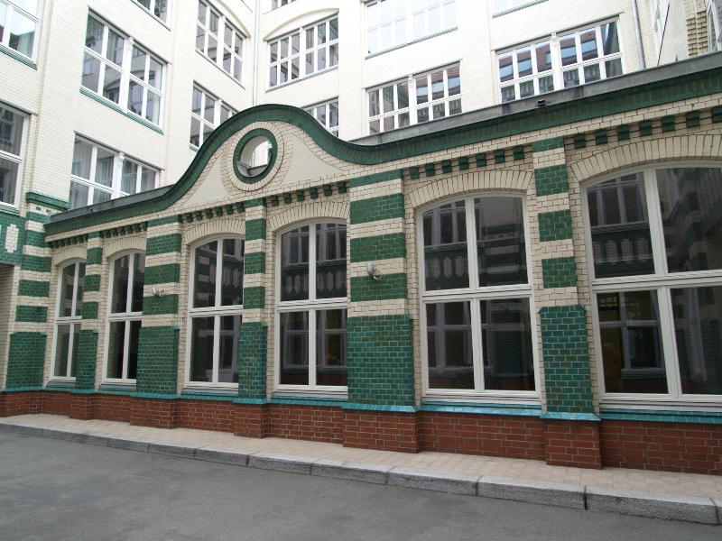 Berlin, Germany: Klosterstrasse 64 (Gebr. Tietz): courtyard (1906?)