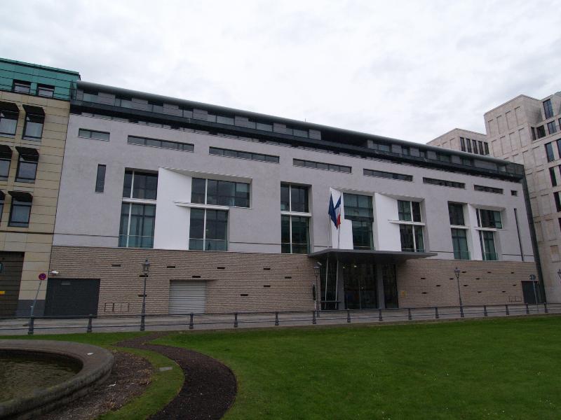 Berlin, Germany: French Embassy (Pariser Platz): view (1999-2003, Christian de Portzamparc)