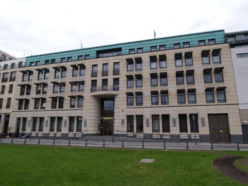 Berlin, Germany: Dresdner Bank (Pariser Platz): view (1995-1997, von Gerkan, Marg und Partner)
