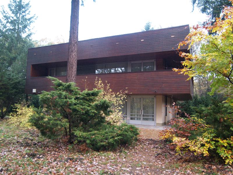 Joachimsthal, Germany: bbw Kommunikationszentrum (Jagdschloss Hubertusstock): villa (one of four built in 1980s for Erich Honecker and his guests)
