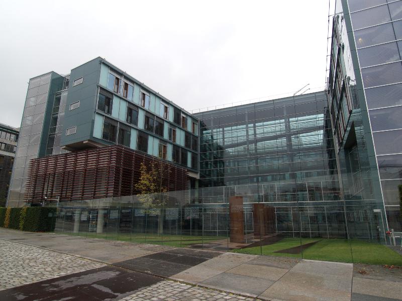 Berlin, Germany: Jakob-Kaiser-Haus (Building 3): view (1997-2002, architect Busmann und Haberer)