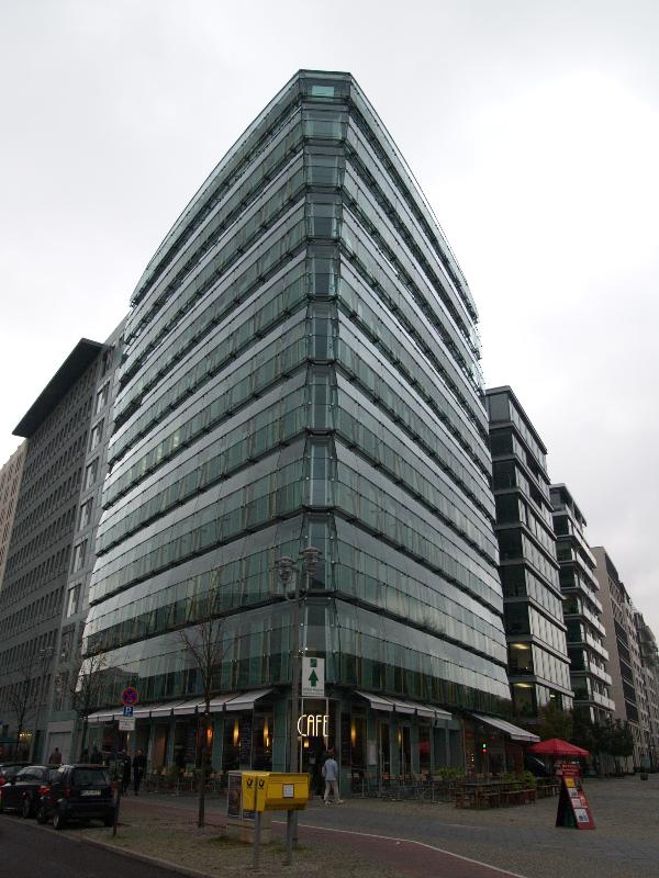 Berlin, Germany: Lennestrasse 1 (Lenne Eins): view (2001-2003, Petzinka Pink Architekten)