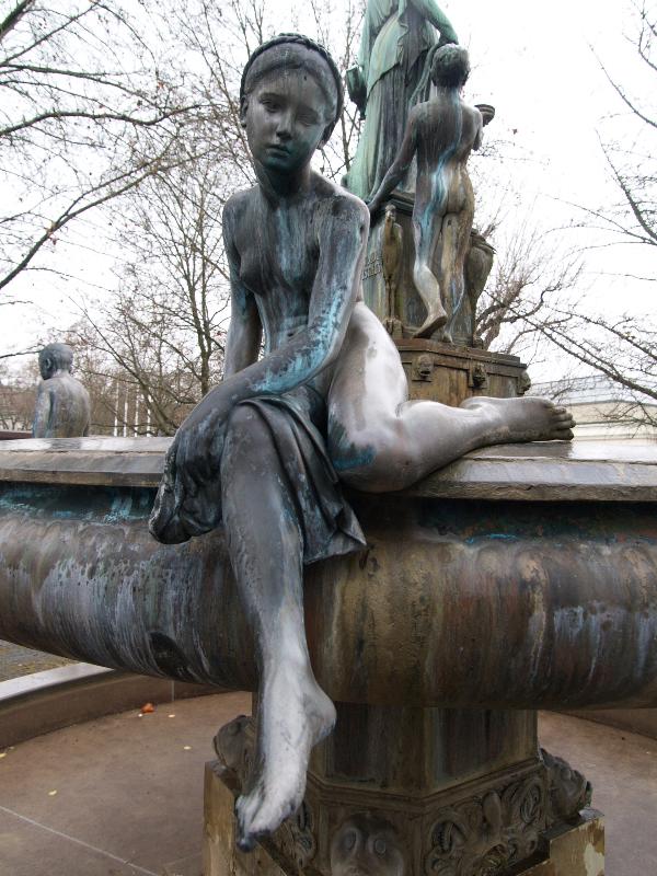 Karlsruhe, Germany: Hygieiabrunnen (Hygiene fountain) (Festplatz): detail, girl (1905-1909, Johannes Hirt)