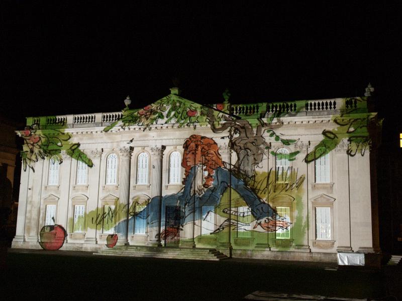 Cambridge, England: Senate House: light show: Isaac Newton and his apple tree (Cambridge University 800th anniversary light show, officially 17-19 January 2009, light artist Ross Ashton, illustration Quentin Blake)