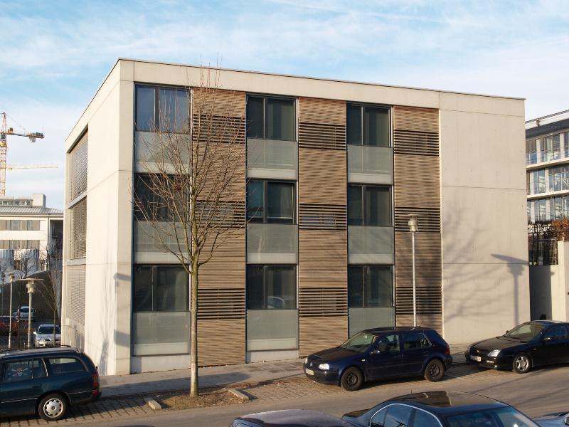 Frankfurt (Riedberg), Germany: Max Planck Institut fur Biophysik: gaesthaus (guest house, Max-von-Laue-Strasse 5) (2003, Auer+Weber+Assoziierte)