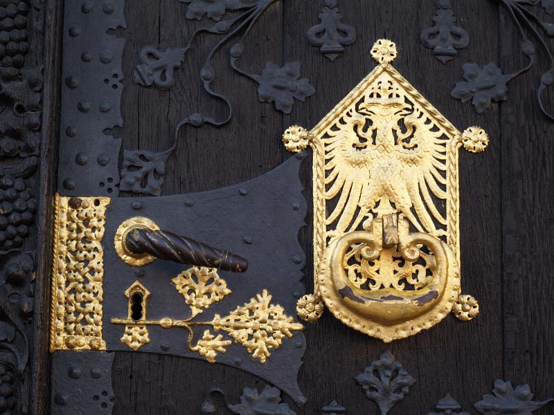 Frankfurt, Germany: Roemer (Roemerberg 21): door detail (originally medieval, destroyed in WWII)