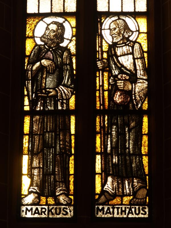 Frankfurt, Germany: Alte Nikolaikirche (St Paulsgemeinde, Roemerberg 9): Mark and Matthew (1951, Lina von Schauroth)
