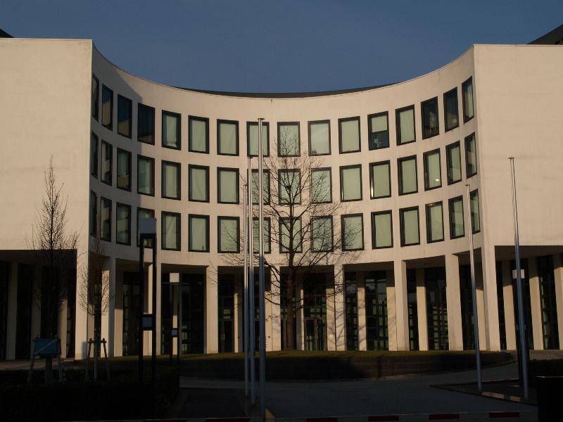 Karlsruhe, Germany: Generalbundesanwalt beim Bundesgerichtshof (Brauerstrasse): view (1995-1998, architect Oswald Mathias Ungers)