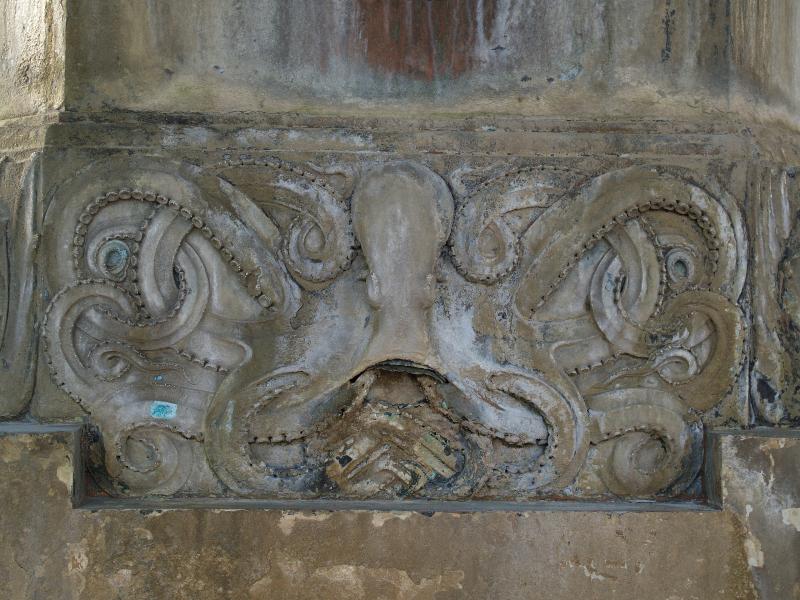 Karlsruhe, Germany: Hygieiabrunnen (Hygiene fountain) (Festplatz): detail, octopus (1905-1909, Johannes Hirt)