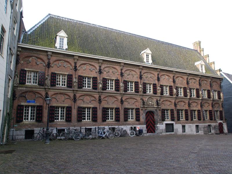 Nijmegen, Netherlands: Latijnse School (Stedelijk Gymnasium, Sint Stevenskerkhof 2): view (1554-1555, architect Herman van Herengraves, restored 1975)