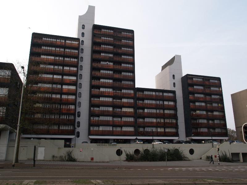 Nijmegen, Netherlands: Nassau Staete (Burgemeester Hustinxstraat): view (1979, architect Dijkema en Croonen)