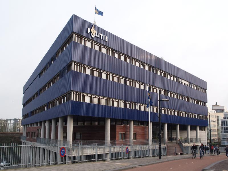 Nijmegen, Netherlands: Politiebureau (Stieltjesstraat): view (1998, Jeanne Dekkers Architectuur)