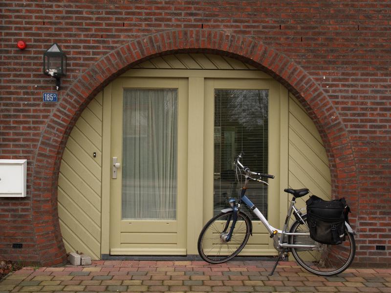 Nijmegen, Netherlands: Graafseweg 185d: door (2004, Dick Pouderoyen Architektuur)