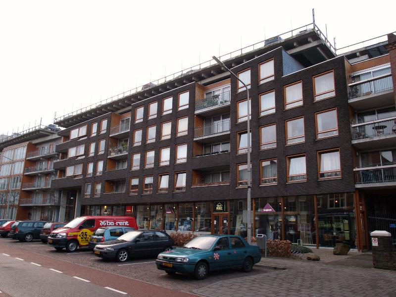 Nijmegen, Netherlands: Hunnerstaete (Gerard Noodtstraat): view (1995-1996, architects Dick van Gameren, Bjarne Mastenbroek)