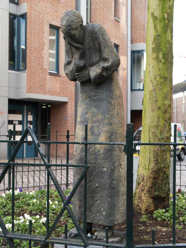 Nijmegen, Netherlands: Kitty de Wijzeplaats: Joods monument (Memorial for the Jews) (1995, sculptor Paul de Swaaf)