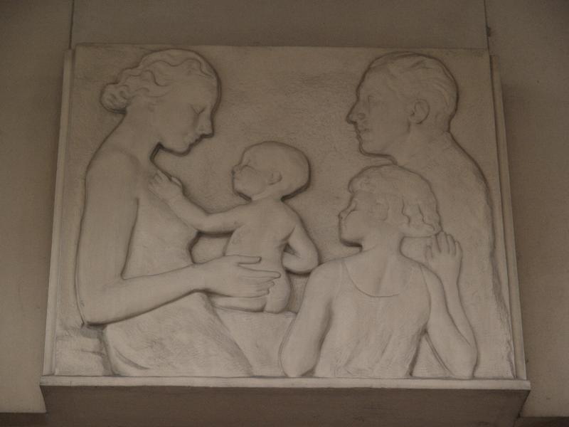Paris, France: 247, 249 Rue de Vaugirard: relief of family