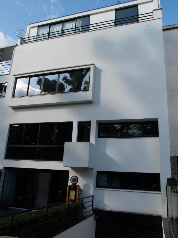 Boulogne-Billancourt, France: Villa Dubin, 4 Rue Denfert-Rochereau: view (1929, architect Raymond Fischer)