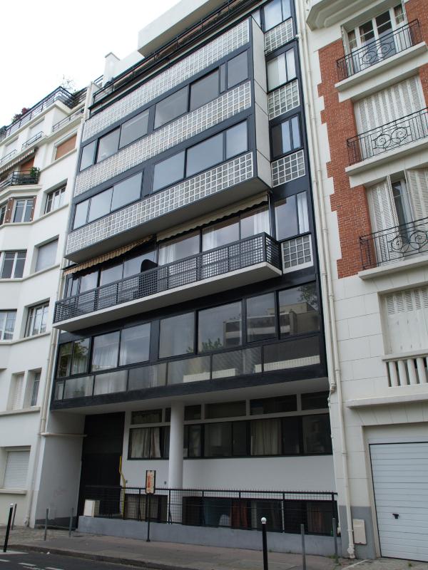 Boulogne-Billancourt, France: 23 Rue de la Tourelle: view (1934, architects Le Corbusier and Pierre Jeanneret)