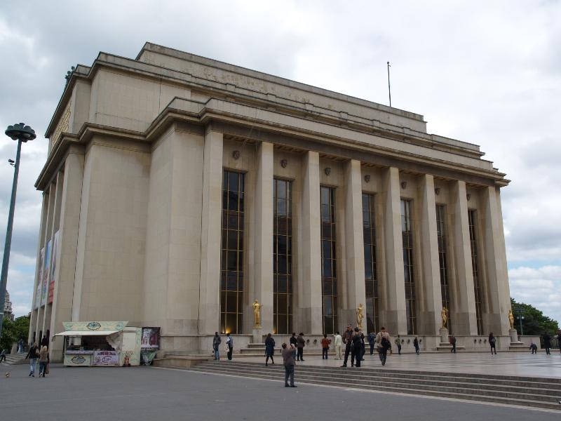 Paris, France: Palais de Chaillot, Place du Trocadero et du 11 Novembre: view (1937, architects Louis-Hippolyte Boileau, Jacques Carlu and Leon Azema)