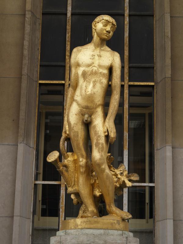 Paris, France: Palais de Chaillot, Place du Trocadero et du 11 Novembre (Place des Droits de l'Homme): Les Jardins (1937, sculptor Robert Coutourier)