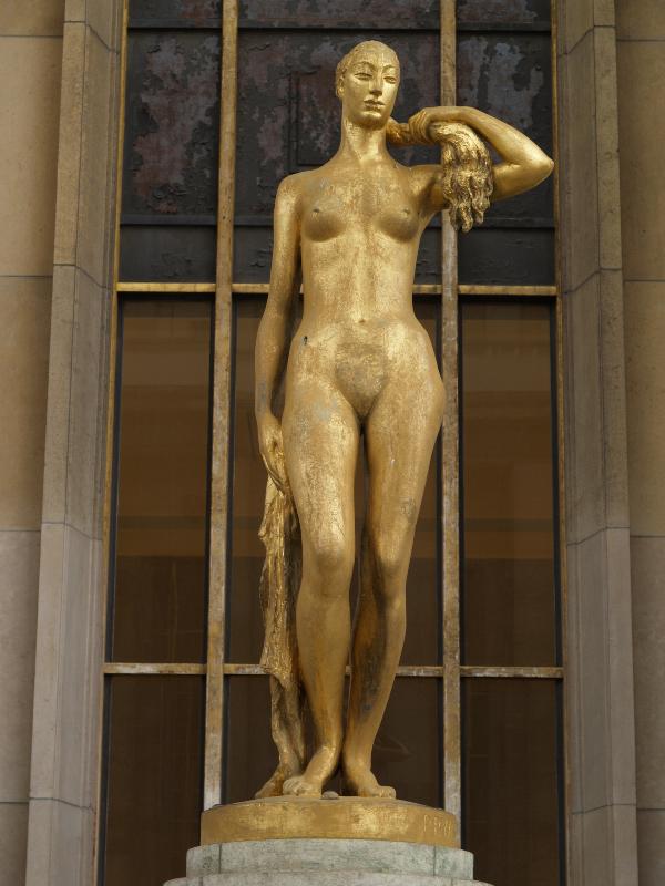 Paris, France: Palais de Chaillot, Place du Trocadero et du 11 Novembre (Place des Droits de l'Homme): Le Matin (1937, sculptor Pryas, Jean Paris)