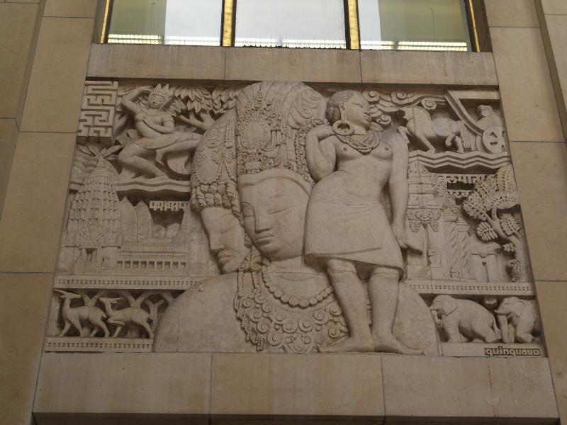 Paris, France: Palais de Chaillot, Place du Trocadero et du 11 Novembre (Place des Droits de l'Homme): bas-relief (1937, sculptor Anna Quinquaud)
