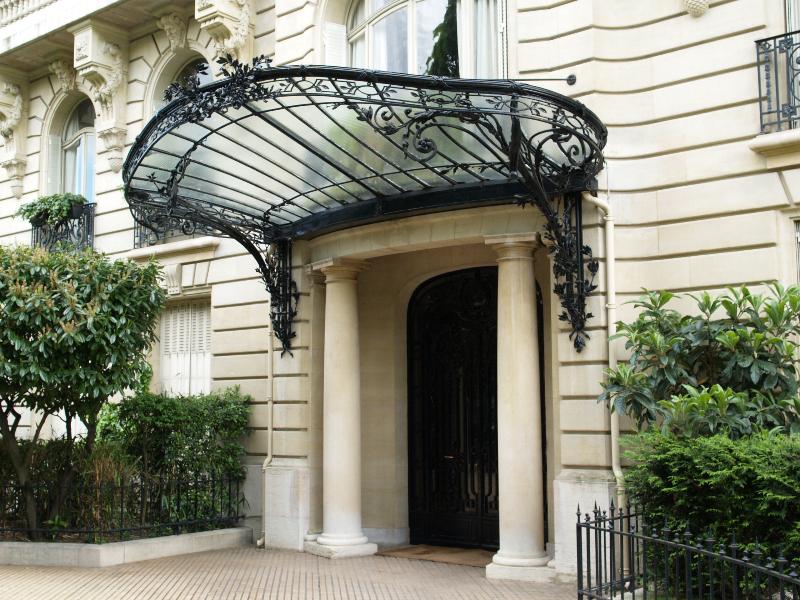 Paris, France: 199 Avenue Victor Hugo: canopy (marquise) (c 1900)