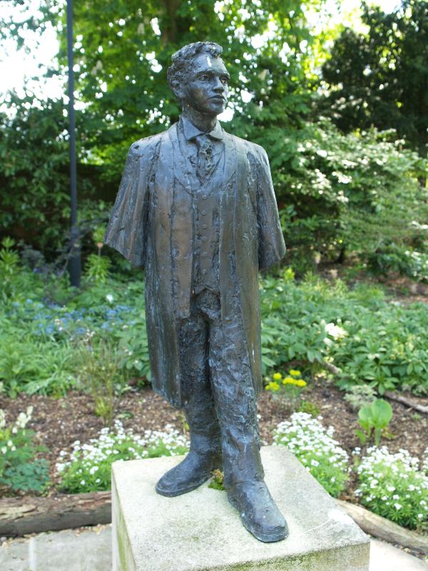 Cambridge, England: Fitzwilliam College: The First Undergraduate 1869 (c 1995, sculptor Christopher Marvell)