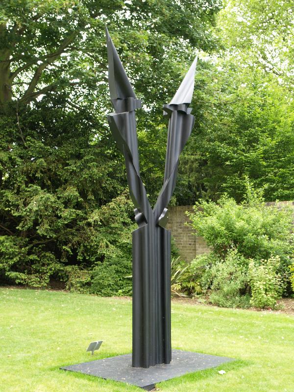 Cambridge, England: Fitzwilliam Museum: Transformation II (2008, sculptor Richard Fenton)