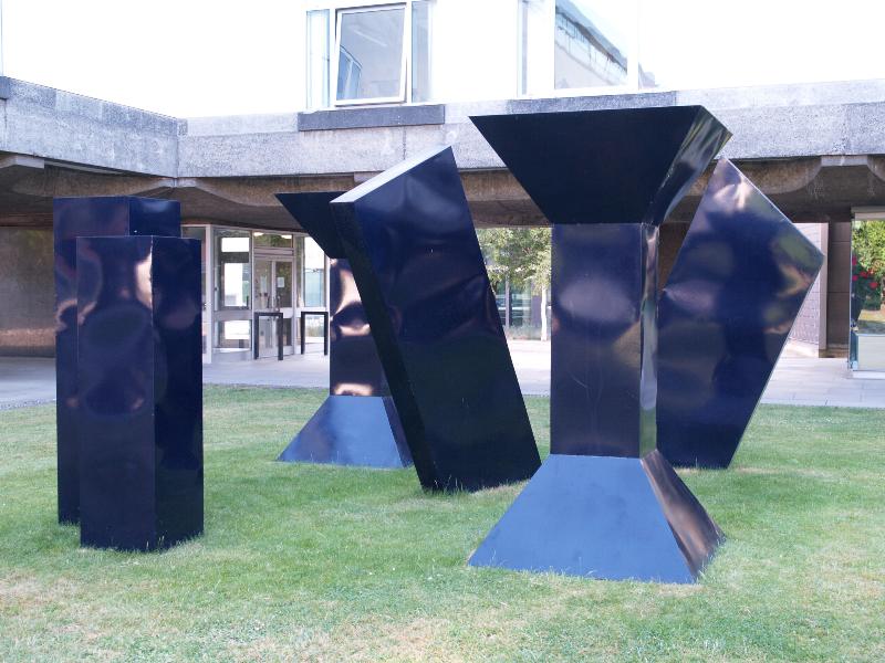 Cambridge, England: Sidgwick Site: Span (1967, sculptor Phillip King)