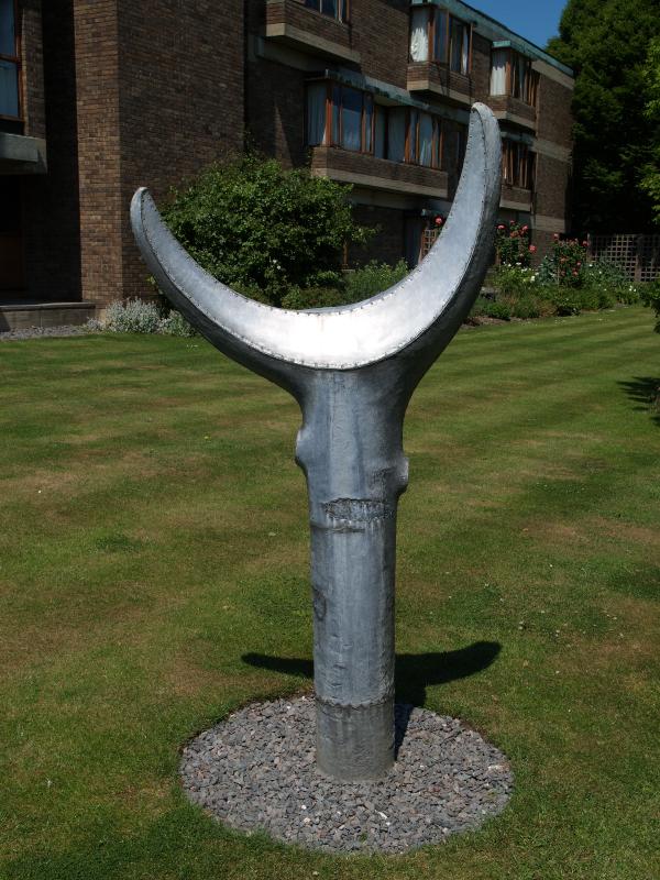 Cambridge, England: Churchill College: Crescent Moon Bull (1998, sculptor Christine Fox)