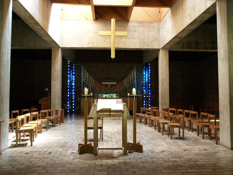 Cambridge, England: Churchill College: chapel interior (1967, architect Richard Sheppard, Robson and Partners)