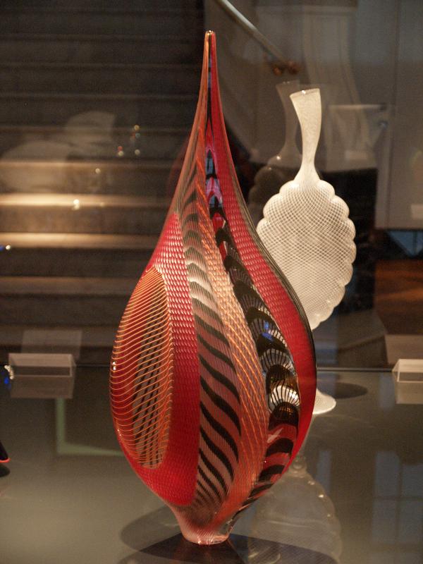 London, England: Victoria and Albert Museum: Bilbao (2001, artist Lino Tagliapietra)