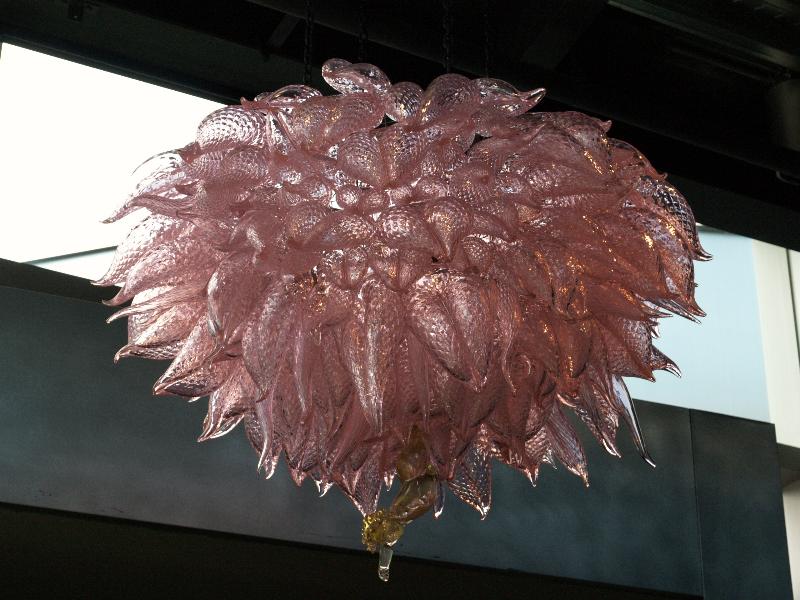 Corning, New York (NY): Corning Museum of Glass: Erbium Chandelier (1993, artist Dale Chihuly, with assistance of Lino Tagliapietra, Josiah McElheny and Bryan Rubino)