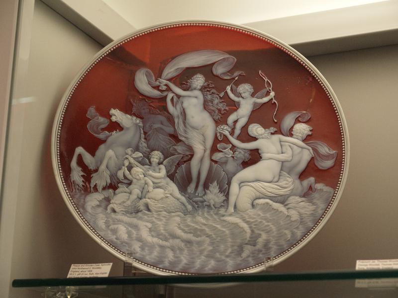 Corning, New York (NY): Corning Museum of Glass: Aphrodite (about 1906, artist John Northwood II)