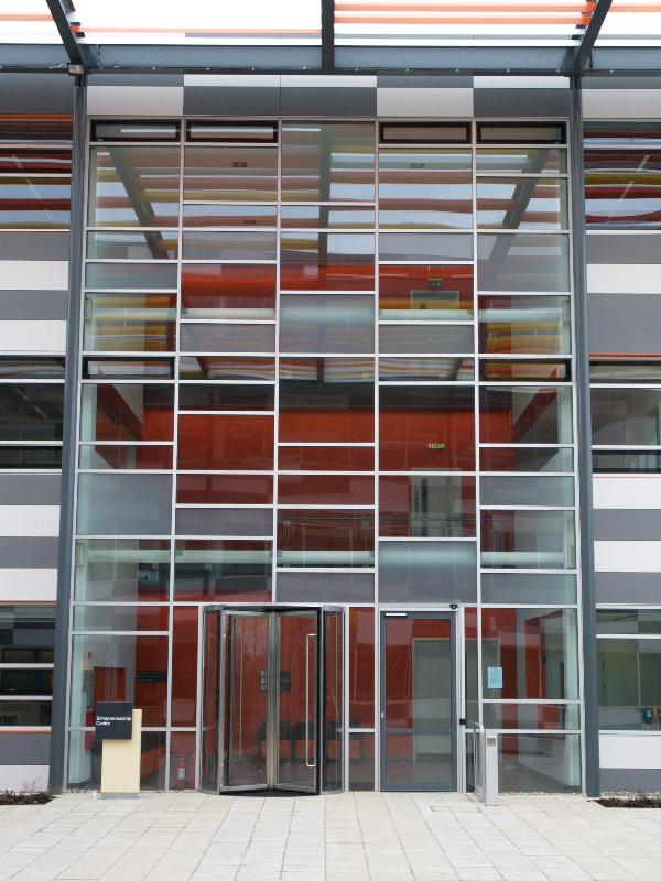 Cambridge, England: Hauser Forum, Entrepreneurship Centre: windows (2008-2010, architects Wilkinson Eyre Architects and SMC Covell Matthews)