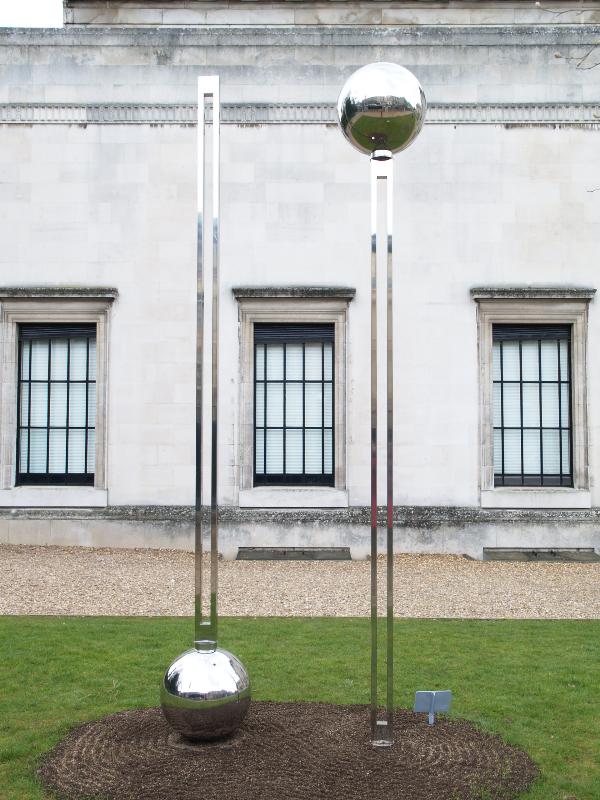 Cambridge, England: Fitzwilliam Museum: Two (sculptor Rob Ward)