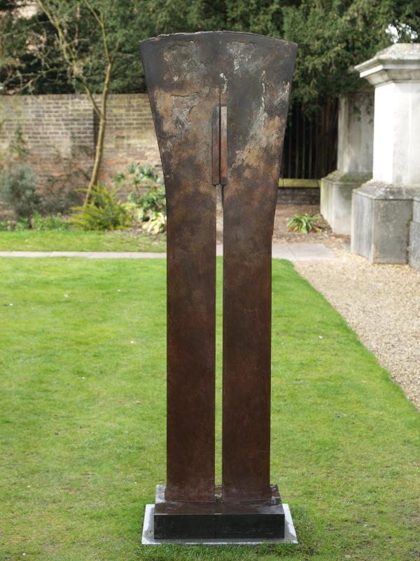 Cambridge, England: Fitzwilliam Museum: Line of Silence (sculptor Ann Christopher)
